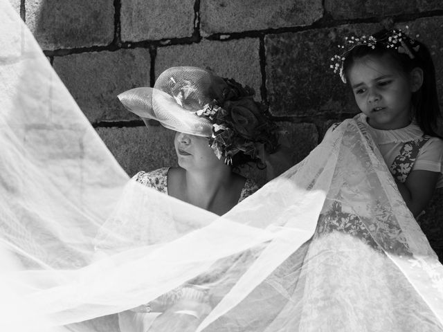 Le mariage de Benjamin et Bergère à Saint-Bonnet-le-Château, Loire 10