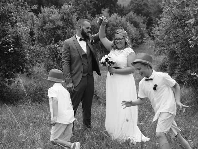 Le mariage de Luc et Hélène à Aiguefonde, Tarn 2