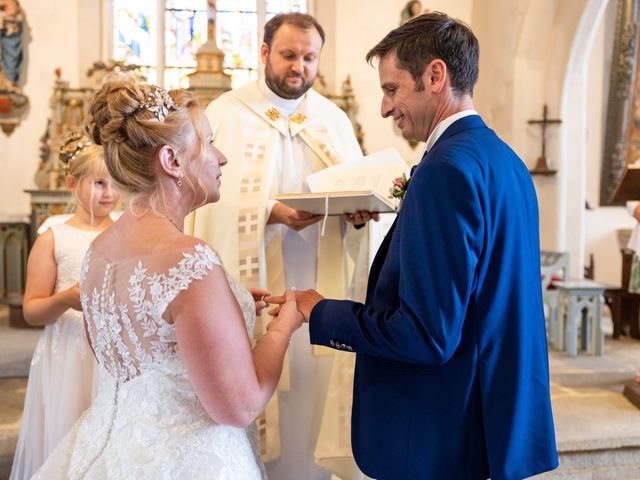 Le mariage de Ollivier et Angeline à Fouesnant, Finistère 42