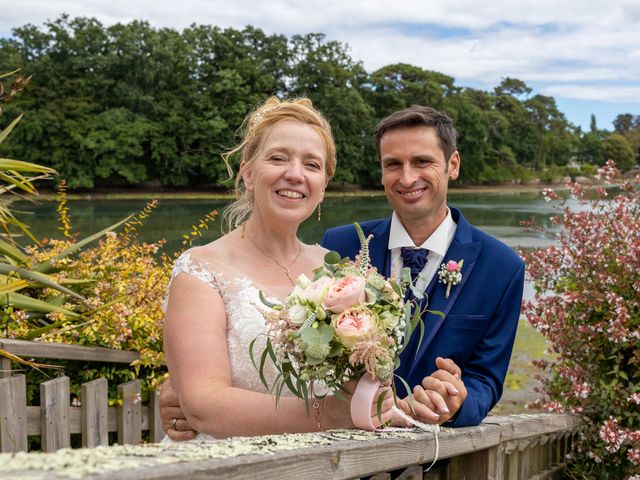 Le mariage de Ollivier et Angeline à Fouesnant, Finistère 51