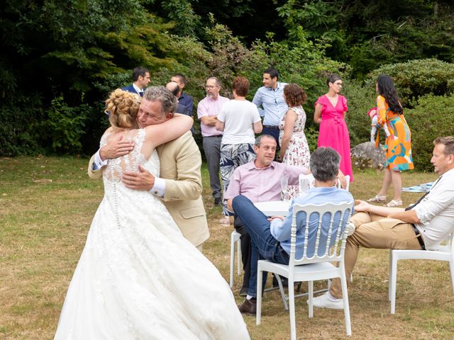 Le mariage de Ollivier et Angeline à Fouesnant, Finistère 67