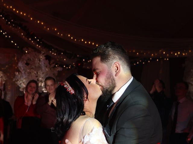 Le mariage de Guillaume et Océane à Puttelange-aux-Lacs, Moselle 24