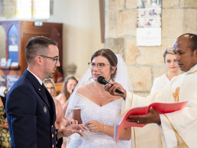 Le mariage de Laurent et Allison à Plouvien, Finistère 11