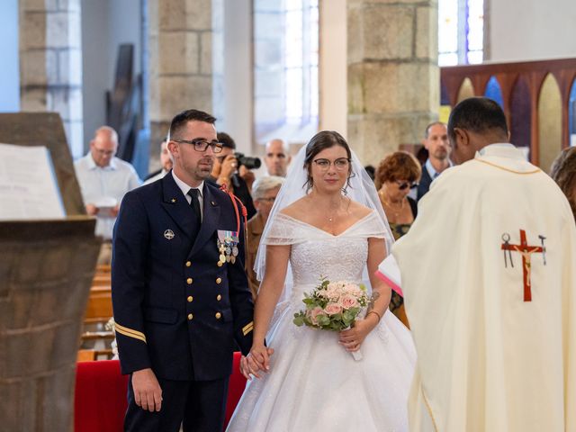 Le mariage de Laurent et Allison à Plouvien, Finistère 14