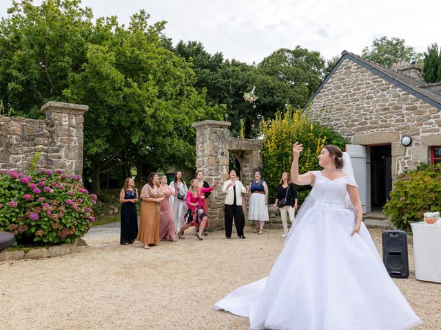 Le mariage de Laurent et Allison à Plouvien, Finistère 27