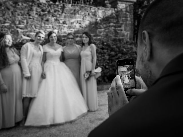 Le mariage de Laurent et Allison à Plouvien, Finistère 30