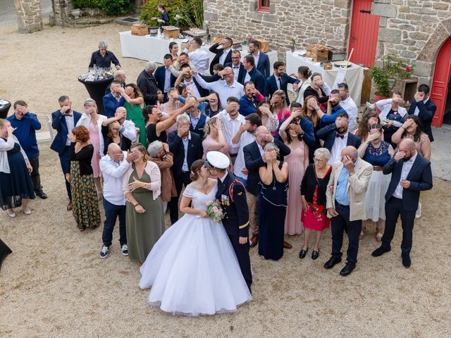 Le mariage de Laurent et Allison à Plouvien, Finistère 32