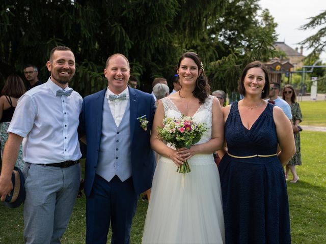 Le mariage de Jérôme et Delphine à Cambes, Gironde 4