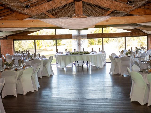 Le mariage de Valentin et Sarah à Saint-Clar-de-Rivière, Haute-Garonne 9