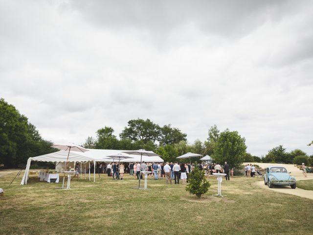 Le mariage de Valentin et Daisy à Entrammes, Mayenne 37