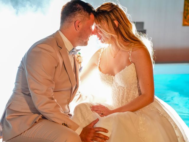 Le mariage de Romain et Andrea à Peypin, Bouches-du-Rhône 15