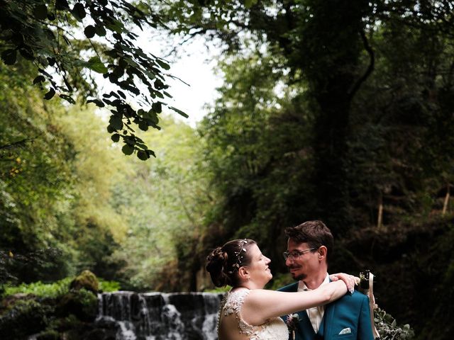 Le mariage de Laurent et Sarah à Issoire, Puy-de-Dôme 23