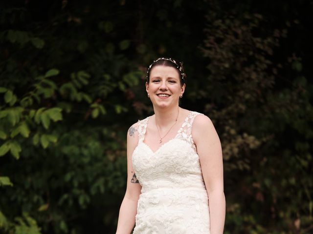 Le mariage de Laurent et Sarah à Issoire, Puy-de-Dôme 27