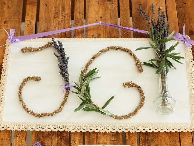 Le mariage de Gérard et Julie à Châteauneuf-lès-Martigues, Bouches-du-Rhône 27
