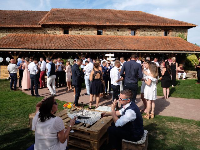 Le mariage de Julien et Cynthia à Soeurdres, Maine et Loire 18