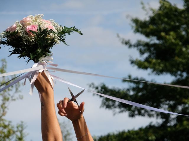 Le mariage de Julien et Cynthia à Soeurdres, Maine et Loire 25