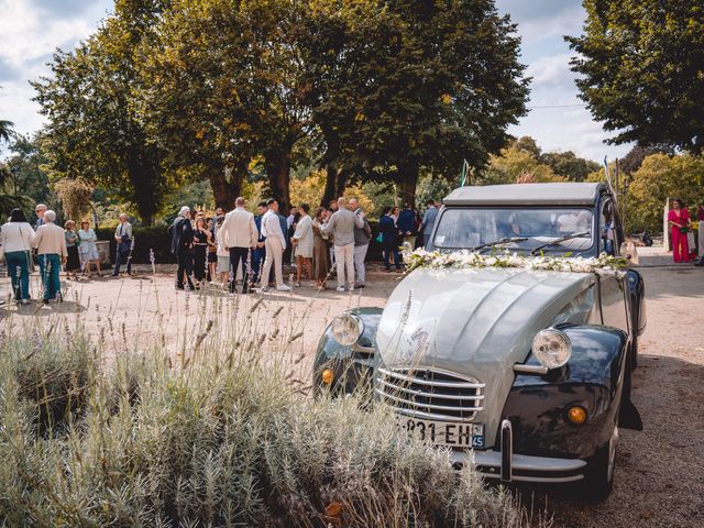 Le mariage de Anthony et Emilie à Ferrières-en-Gâtinais, Loiret 13