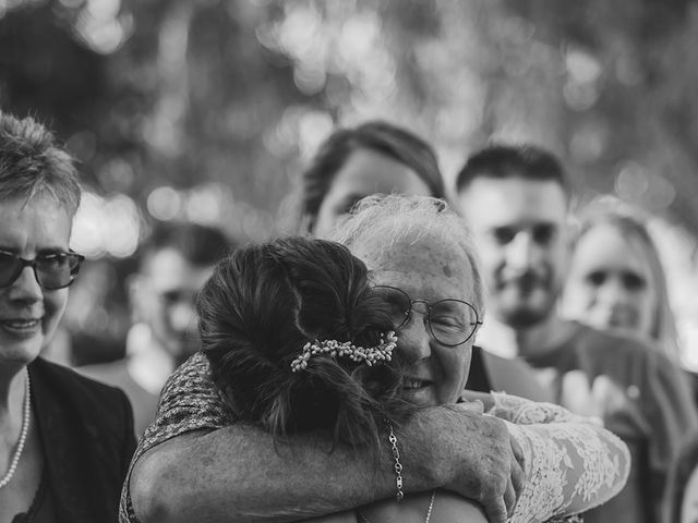 Le mariage de Julien et Safia à Marcillat-en-Combraille, Allier 21