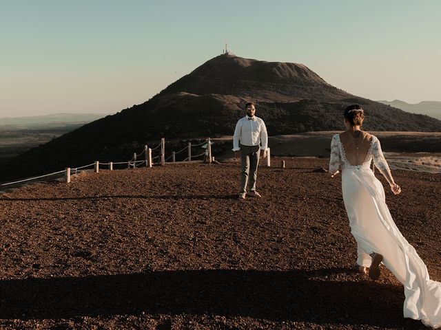 Le mariage de Julien et Safia à Marcillat-en-Combraille, Allier 34