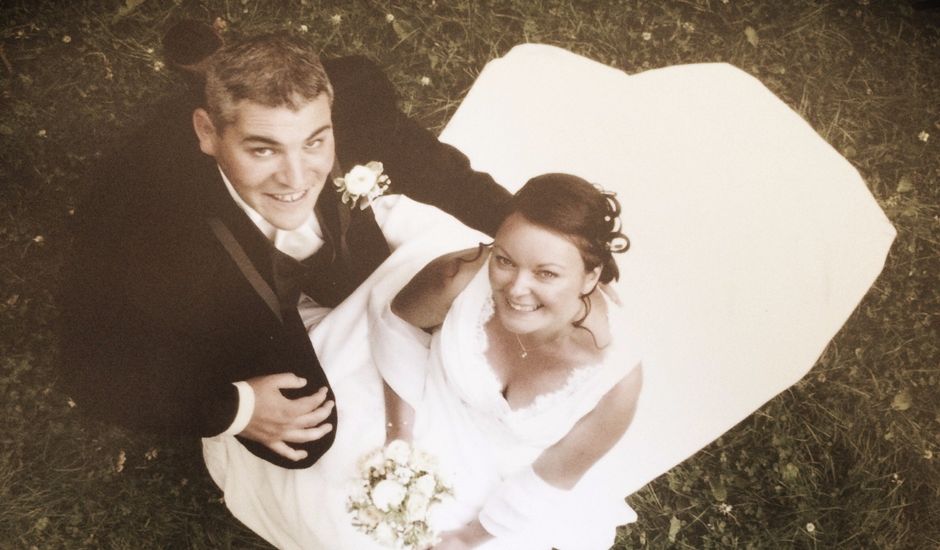 Le mariage de Brendan et Mélinda à Notre-Dame-du-Touchet, Manche