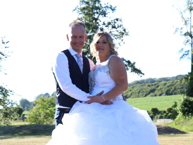 Le mariage de Sébastien  et Olivia à Rouxmesnil-Bouteilles, Seine-Maritime 4