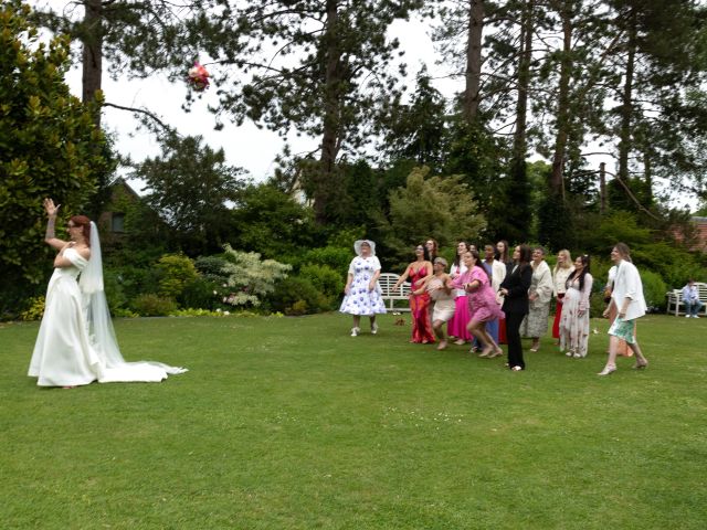 Le mariage de Joris et Gwen  à Sainte-Marie-de-Vatimesnil, Eure 10