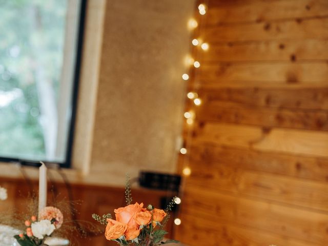 Le mariage de Tarik et Anais à Saint-Christol, Vaucluse 17