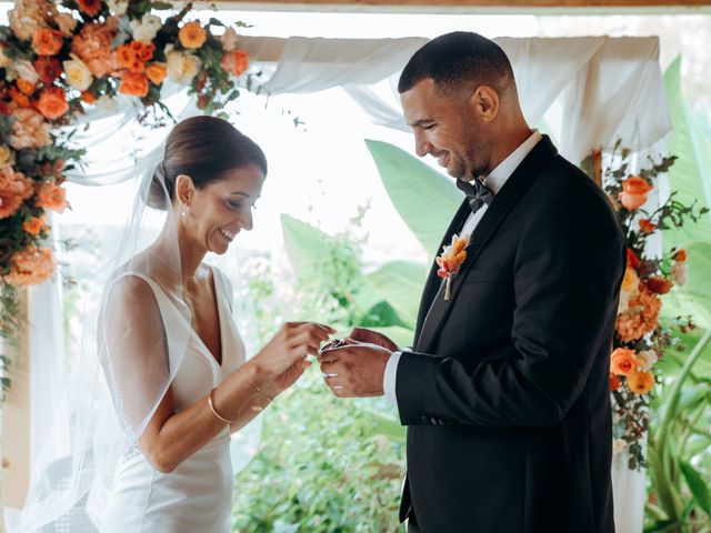 Le mariage de Tarik et Anais à Saint-Christol, Vaucluse 23