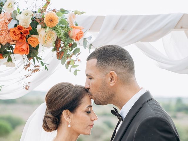 Le mariage de Tarik et Anais à Saint-Christol, Vaucluse 24