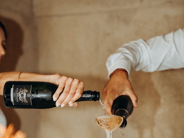 Le mariage de Tarik et Anais à Saint-Christol, Vaucluse 31