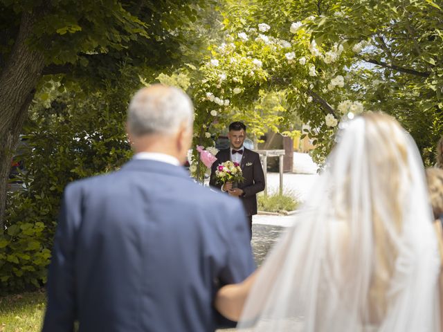 Le mariage de Maxime et Nawel à Cavaillon, Vaucluse 23