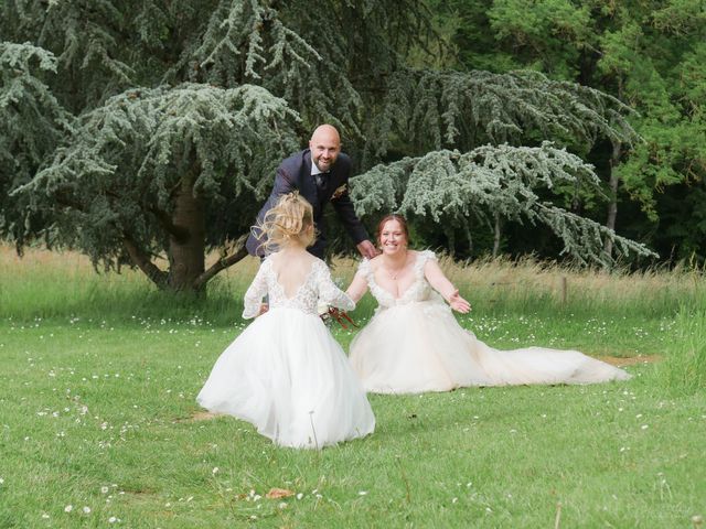 Le mariage de Millon et Marine &amp; Morgan à Château-Gontier, Mayenne 3