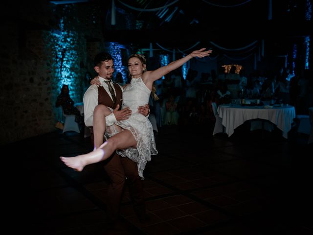 Le mariage de Sylvain et Cassandra à Audes, Allier 38