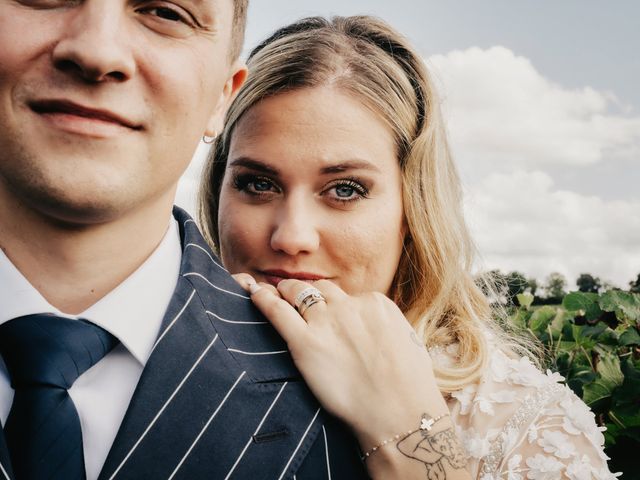 Le mariage de Jérémy et Elise à Saint-Laurent-des-Combes, Charente 32