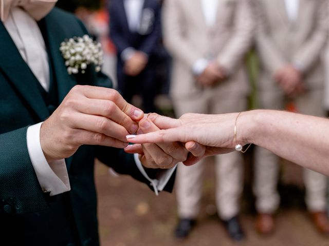 Le mariage de Amine et Gwenaëlle à Neuilly-en-Sancerre, Cher 23