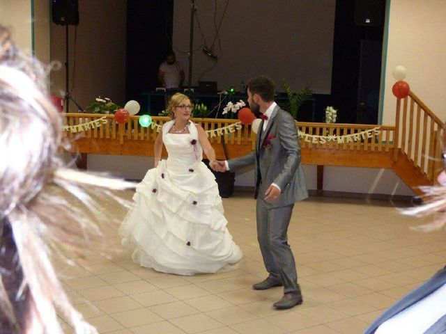 Le mariage de Nicolas et Delphine à Saint-Bonnet-le-Château, Loire 7