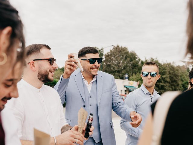 Le mariage de Thomas et Shiva à Saint-Laurent-Médoc, Gironde 34