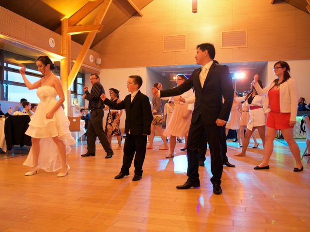 Le mariage de Nhan et Pauline à Bourges, Cher 12