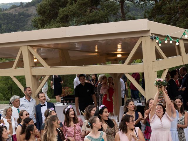 Le mariage de Vincent et Myriam à Vesc, Drôme 28