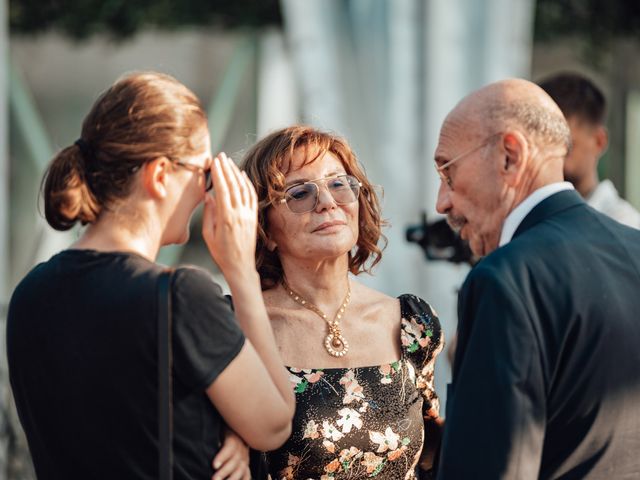 Le mariage de Johan et Helene à Le Coudray-Montceaux, Essonne 25