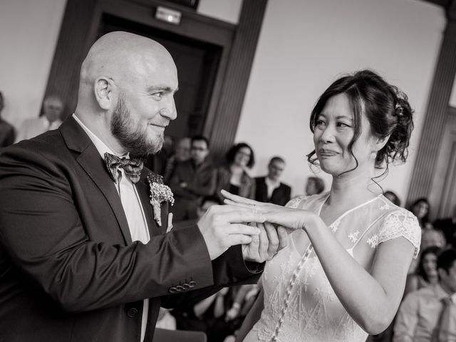 Le mariage de Olivier et Kimchi à Feurs, Loire 10