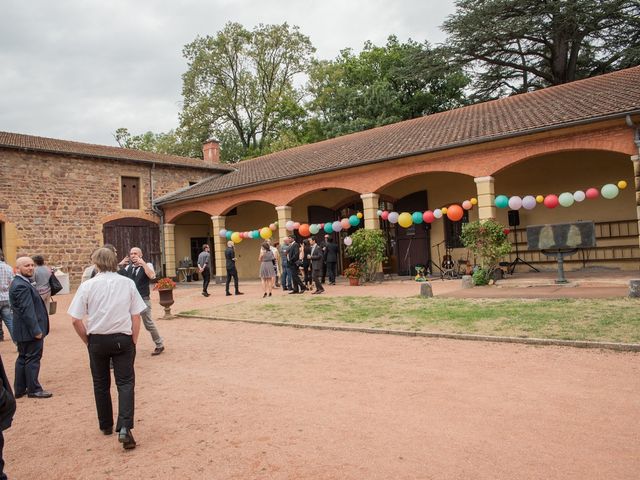 Le mariage de Olivier et Kimchi à Feurs, Loire 13