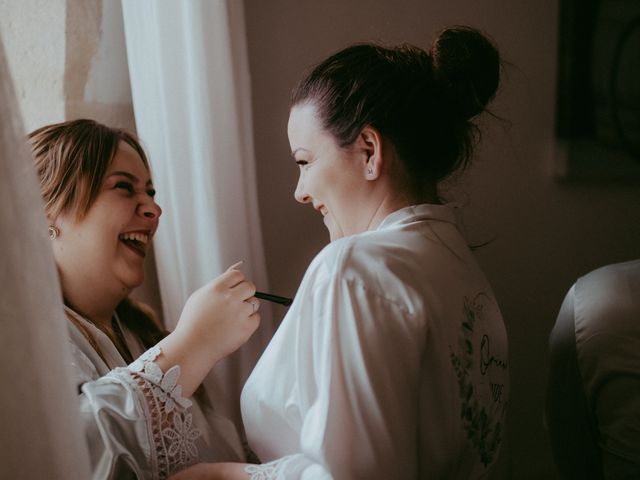 Le mariage de Oriane et Katia à La Réole, Gironde 8