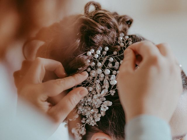Le mariage de Oriane et Katia à La Réole, Gironde 11