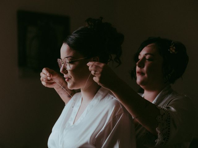 Le mariage de Oriane et Katia à La Réole, Gironde 12
