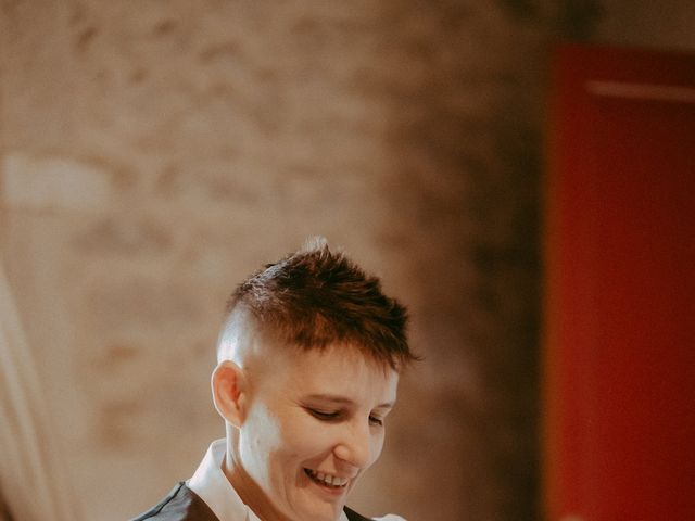 Le mariage de Oriane et Katia à La Réole, Gironde 21