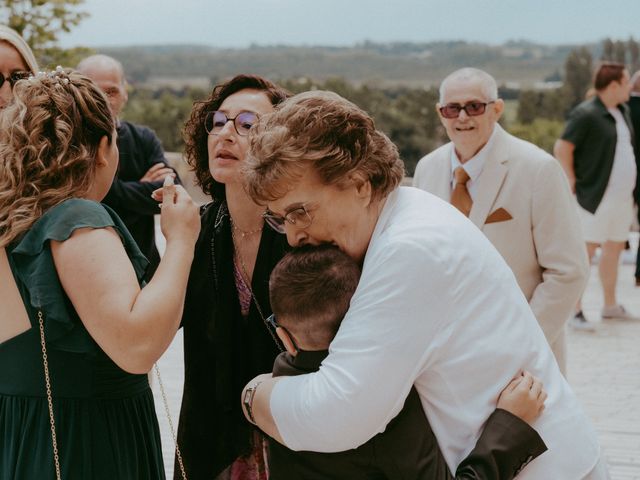 Le mariage de Oriane et Katia à La Réole, Gironde 30