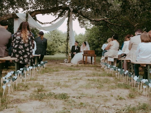Le mariage de Oriane et Katia à La Réole, Gironde 107