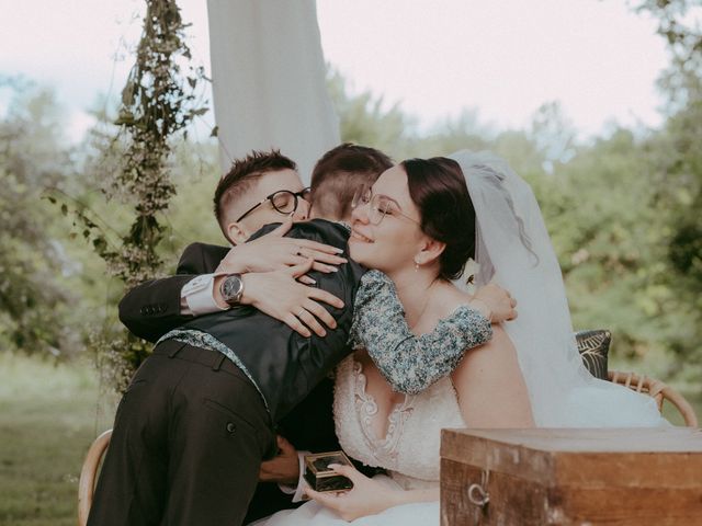 Le mariage de Oriane et Katia à La Réole, Gironde 110