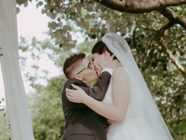 Le mariage de Oriane et Katia à La Réole, Gironde 114
